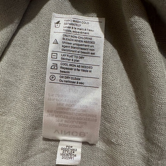 NEW! VINCE CASHMERE AND WOOL CREW NECK Heather Grey Size: L - Picture 5 of 5